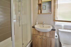 Shower room- click for photo gallery